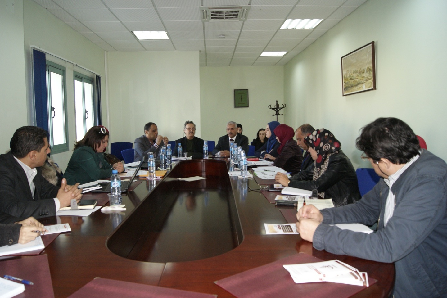 L'insertion professionnelle des jeunes diplômés universitaires en Algérie et en Tunisie : Approches comparées