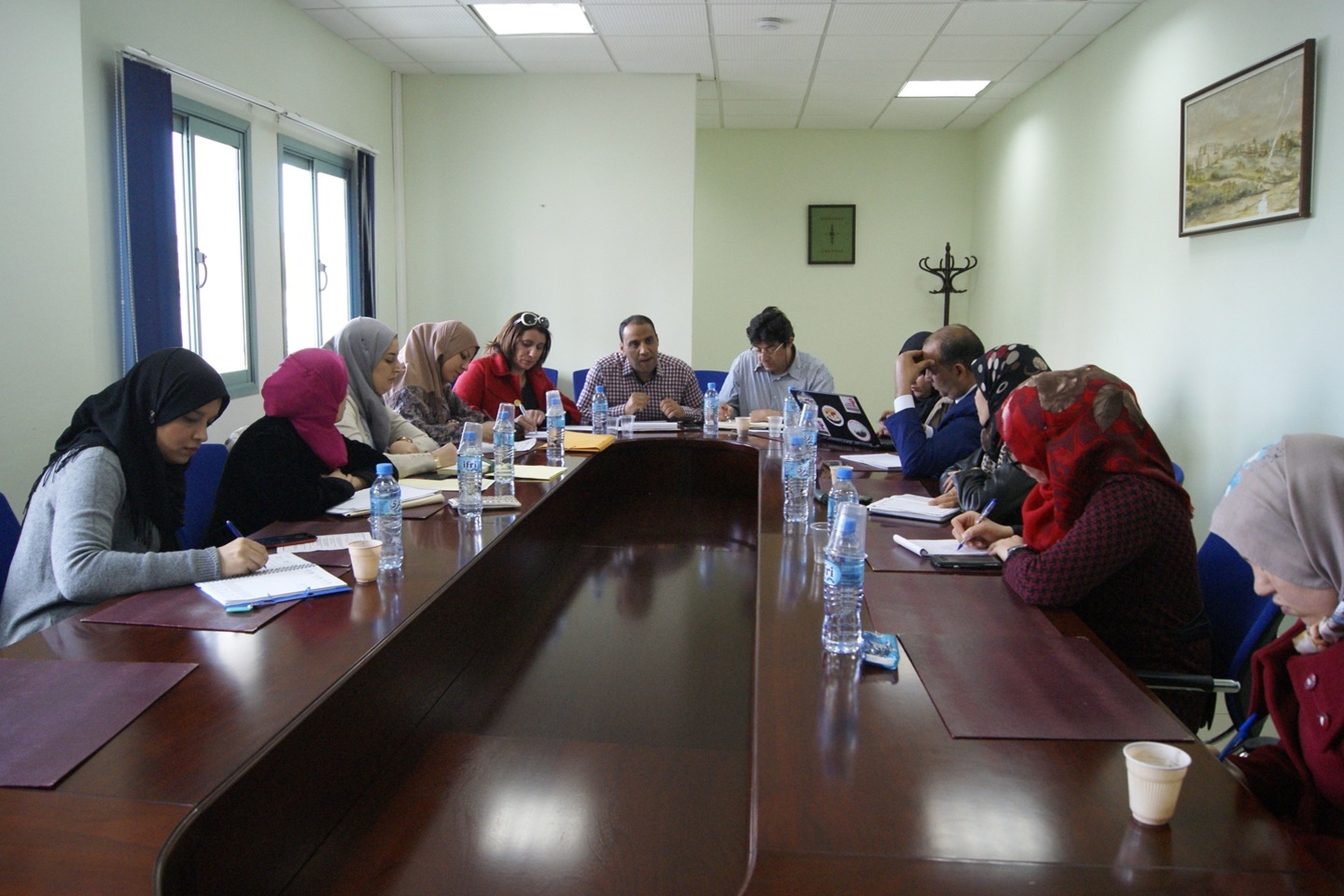 L'insertion professionnelle des jeunes diplômés universitaires en Algérie et en Tunisie : Approches comparées