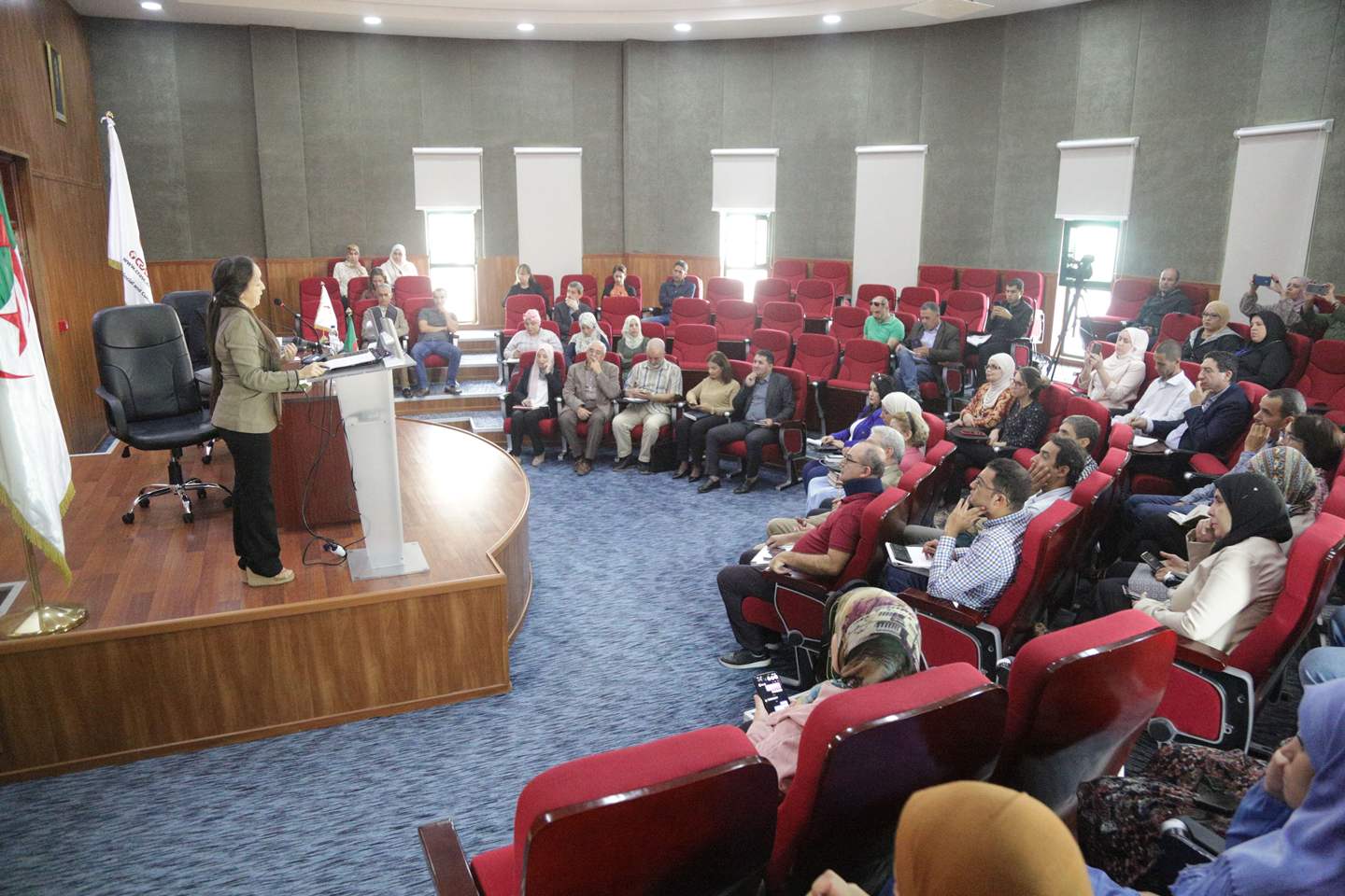 Histoire des journaux de la ville d'Oran et de ses personnalités les plus importantes pendant la période coloniale : lecture des fonctions politiques, culturelles et sociales