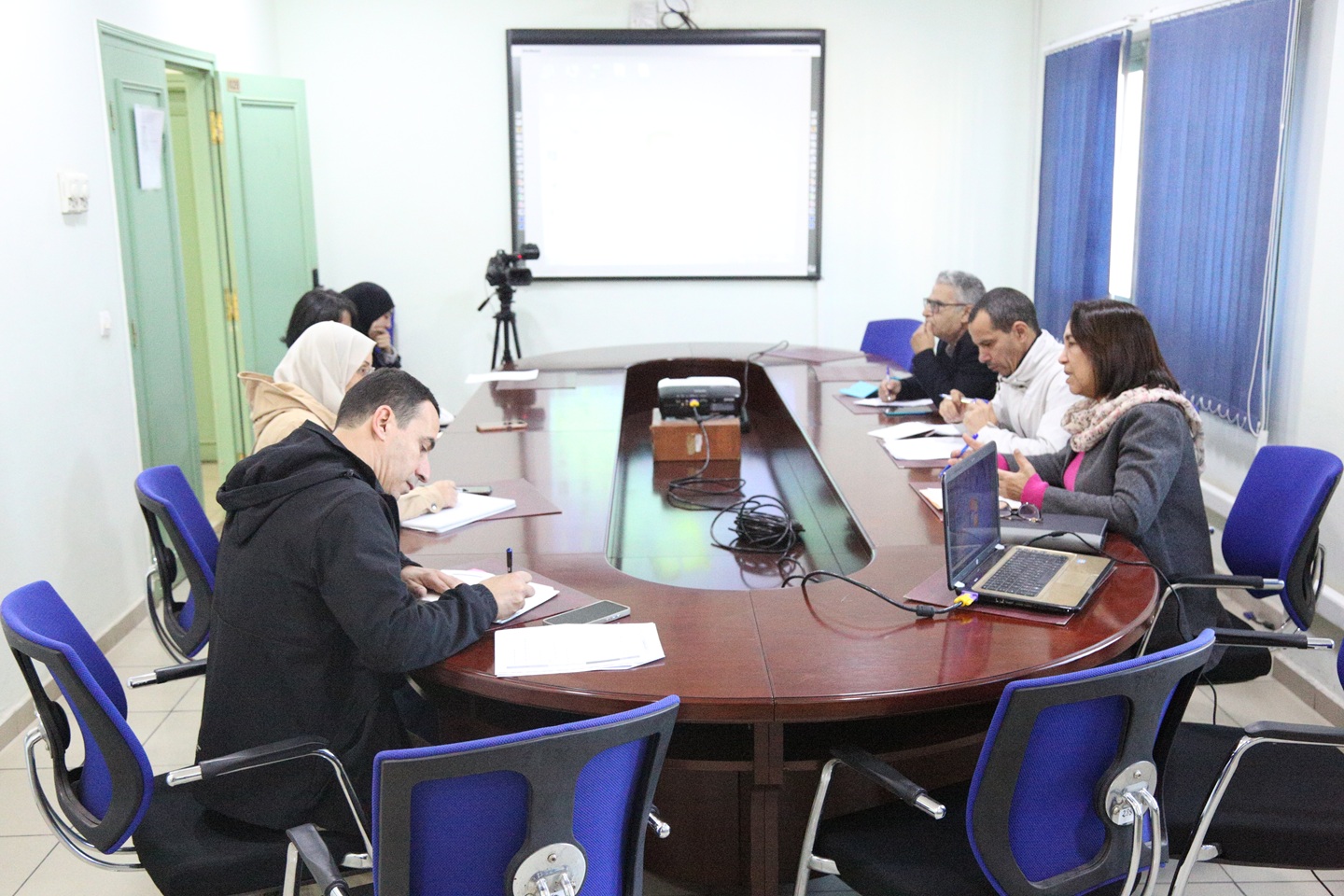 Institutional support for disadvantaged people: results from a field study