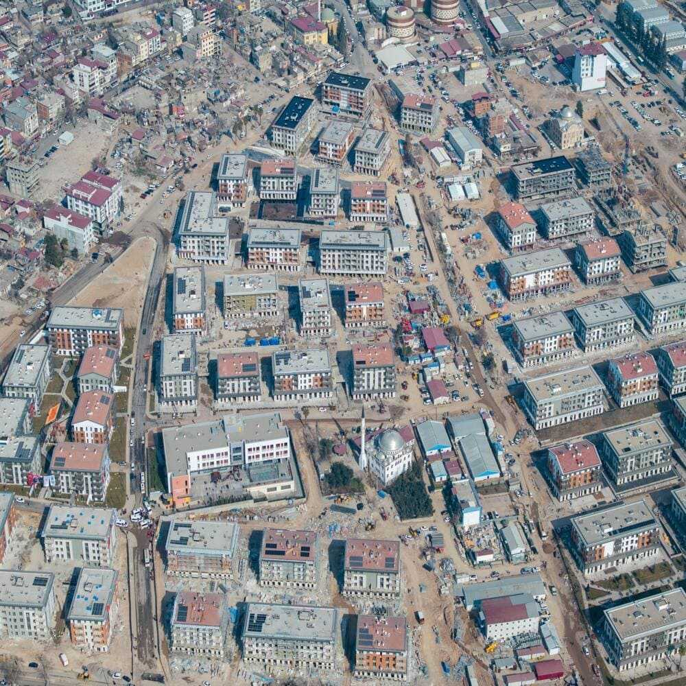 Les politiques urbaines en Algérie, entre le social et l’organisation spatiale : cas des villages socialistes et du logement social